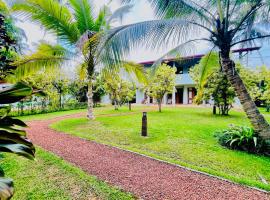 Mandari Villa, hotel i Aluthgama
