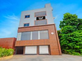 Hotel O Square Mall Hyderabad Formerly A1 Classic, hotel in Bībīnagar