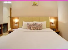 New Marine Road BeachFront The Royal Bay Suite - Lift-Parking - Restaurant - Fully Air Conditioning Deluxe Rooms - A Best Luxuary Hotel