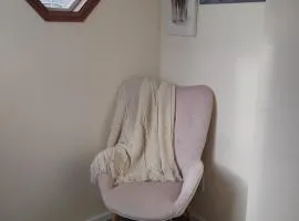 5 blocks from the hospital!