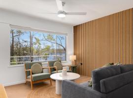 Sunlit Waters at Batemans, hotel i Nelligen