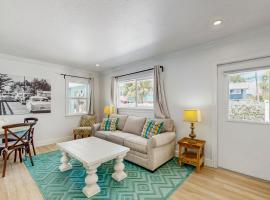 Bungalow Beach Place 9，位于克利尔沃特的酒店