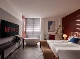 Lovera Hotel Airport, hotel in Ho Chi Minh City