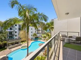 Spacious 2-Bed Apartment in Burleigh Heads