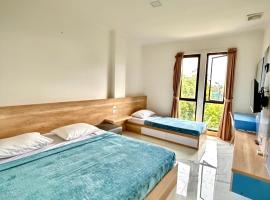 Hotel Asia Express near Farmhouse Lembang, hótel í Lembang