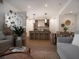 #15 Villa Breeze at The Grove Too