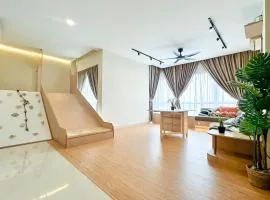 Family Luxury Condo with Slides near Legoland, Medini Signature by KidsCastle