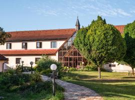 Holenský dvůr, hótel í Ratiboř