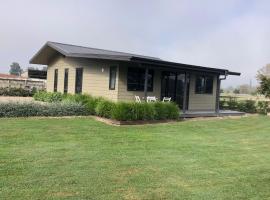 Country Cottage Centrally Located, hotel in Tauwhare
