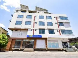 FabHotel The Grand Manmuralidhar - Hawa mahal 3 km, Chandpol metro station