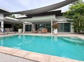 Tropical 3BR Private Pool Jungle Home Villa