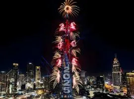 Highend Luxury Fountain & Burj Khalifa NYE Fireworks