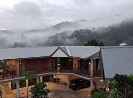 Perfect Hill View, Durian Orchard Farmstay within the mountains, hotell i Bentong