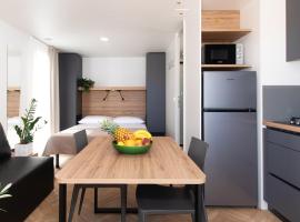 Camping Resort Šibenik, hotel a Jadrija