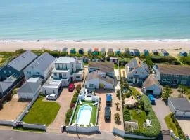 Vibrant Seafront Home for 10 with Pool