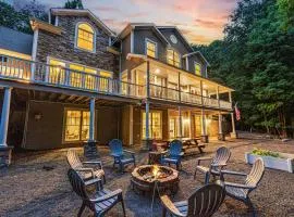 Private Boat Slip LakeFront Hot TubSkee Ball