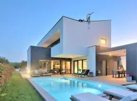 Luxury villa Hedone with pool in Rakalj