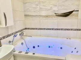 Jacuzzi With light Nauki Avene
