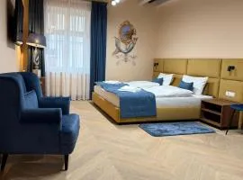 Oysters & Bubbles Gastro Hotel. Rynok square