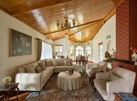 SaffronStays Oakridge Cottage