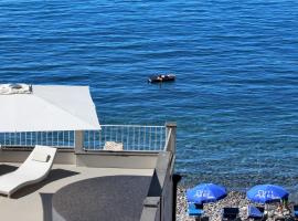 Hotel Cutimare - Aeolian Charme, παραλιακό ξενοδοχείο σε Acquacalda