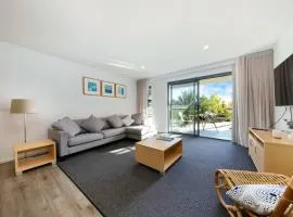 Corrigans Poolside Apartment Batehaven