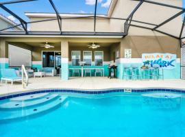 Luxury Villa with Pool Hot Tub Billiard Air Hockey, hotel a Davenport