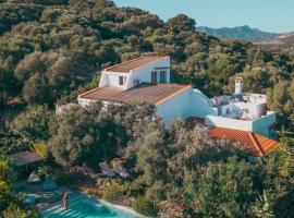 Il Polpo Nero l Villa Vue Mer - 5 Chambres & 5 Salles de Bain - Piscine, Rooftop, hotel em Porto Columbu - Perdʼe Sali