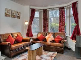 Modern 3BR Manchester Home Sleeps 7 Parking