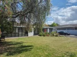 Lyronne Guest house, Shuttle and Tours