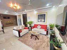 Goldstone - Kudrat's Nilaya with pool