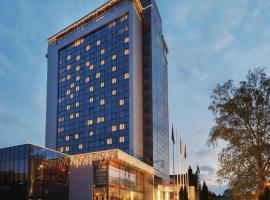 VILNIUS PARK PLAZA HOTEL, Restaurant & Terrace, Panorama Bar, Conference & Banquet Center, hotel in Vilnius