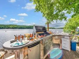 Lakefront Views 5 Bdrm Kayaks Out Kitchen