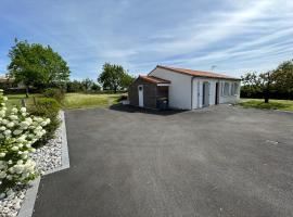 Gite Vintage 63 Le Hameau 1936, hotel a Cherveux