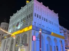 Queen On Street 2009