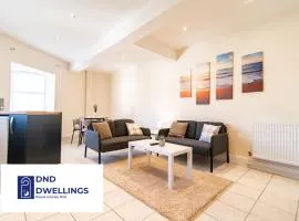 Stylish 2 Bed Flat with Free Parking near Harbour