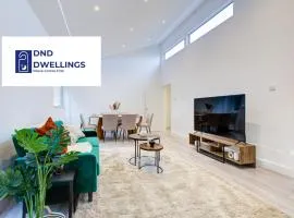 Sleek 3 Bedroom Home Sleeps 6 with Parking