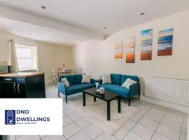 Lovely 2 Bed Flat close to Harbour with Parking