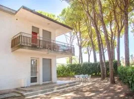 Spacious first-floor flat near the beach