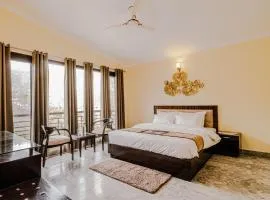 Exotic Stays I 3 Bedroom Villa With Open Air Lawn & BBQ l Bonfire l Kasauli