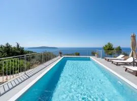 Areti-Elena Oxomeria