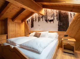Kaiserkrone Chalet & Spa, hotel em Dimaro
