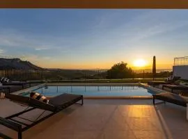 NEW! Villa Bella Ciao: A Stylish 3-Bedroom Retreat with Spectacular Split and Sea Views