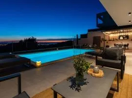 NEW! Villa Bella Ciao: A Stylish 3-Bedroom Retreat with Spectacular Split and Sea Views