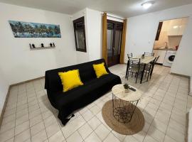 Joli F2 climatisé avec Jacuzzi - La Jacinthe, hotel em Ducos