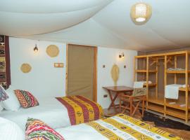 Kipekee Zuri Camp, hotel in Ololaimutiek