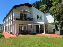 Seeblick mit Charme in der Villa Hirschfisch, ξενοδοχείο σε Sattendorf