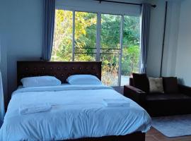 Huan Janto Homestay - Metta, hotel i Chiang Mai