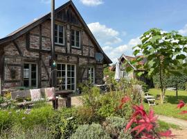 Fachwerkhaus am See mit Fass-Sauna im Münsterland, hotel i Warendorf