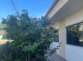 Casa de Praia Navegantes - 100 metros do mar, hotel in Navegantes